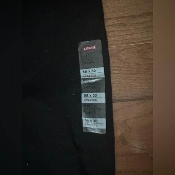 Black Levi’s Jeans Big and Talk - Picture 4 of 7